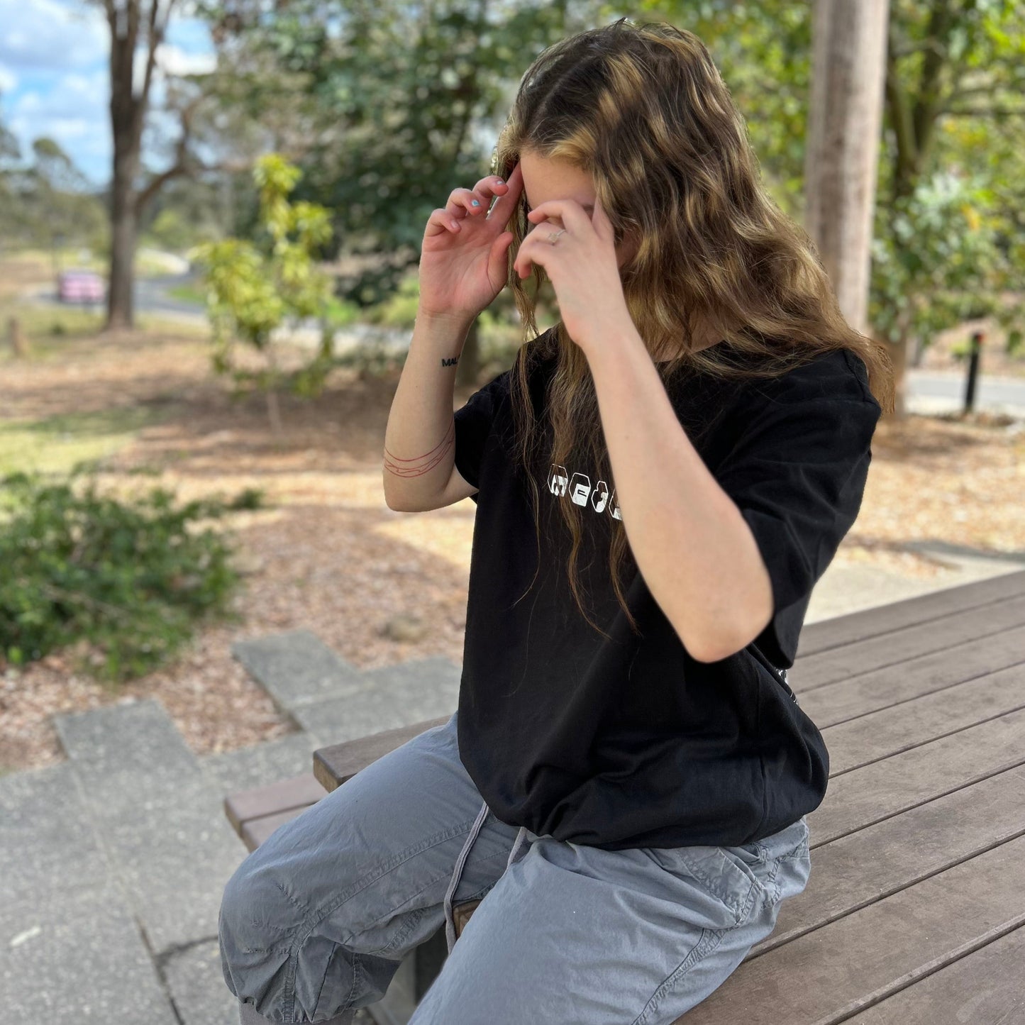BLACK EXSTNC T-SHIRT